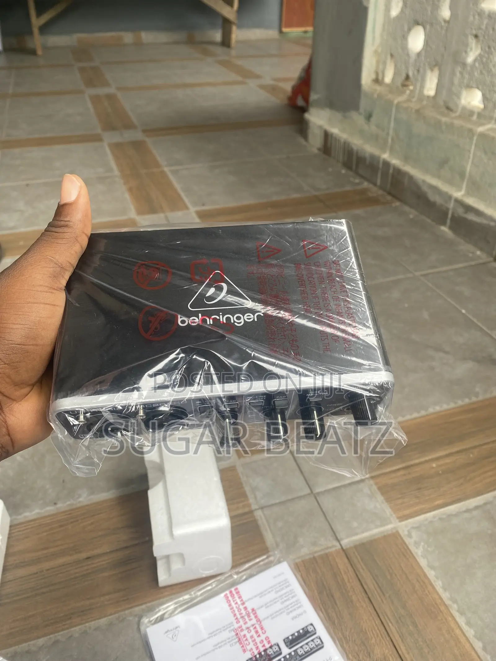 Behringer UMC 202HD Audio Interface.Sound Card
