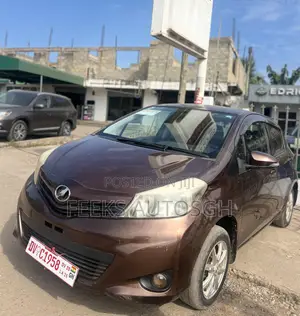 Toyota Vitz 1.3 AWD 3dr 2013 Brown