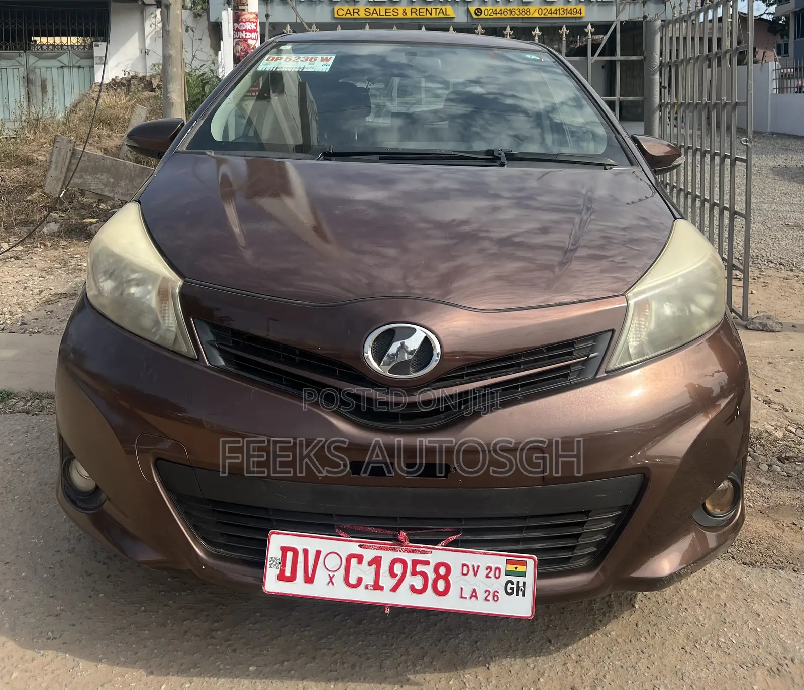 Toyota Vitz 1.3 AWD 3dr 2013 Brown