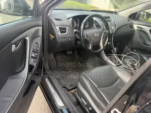 Hyundai Elantra Limited Sedan FWD (1.8L 4cyl 6A) 2016 Black