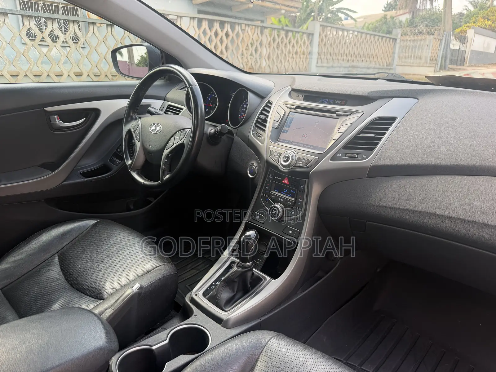Hyundai Elantra Limited Sedan FWD (1.8L 4cyl 6A) 2016 Black