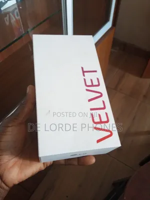 New LG Velvet 128 GB Black
