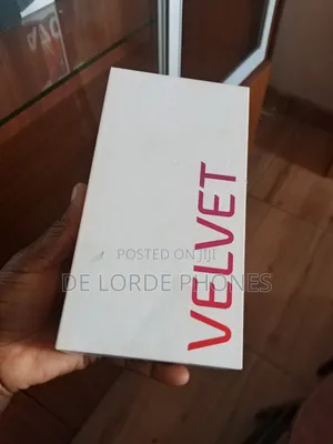 New LG Velvet 128 GB Black