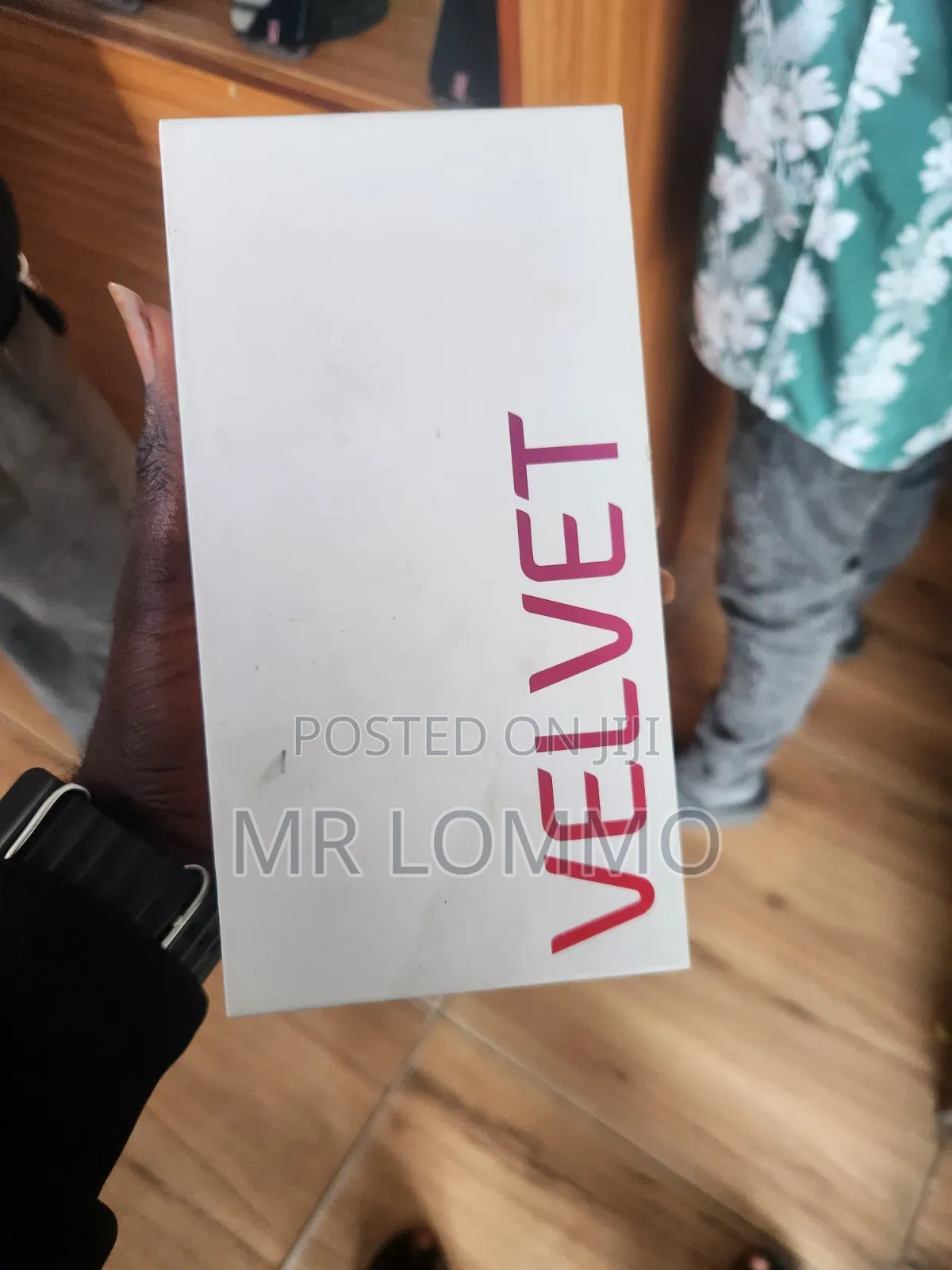 New LG Velvet 128 GB Black