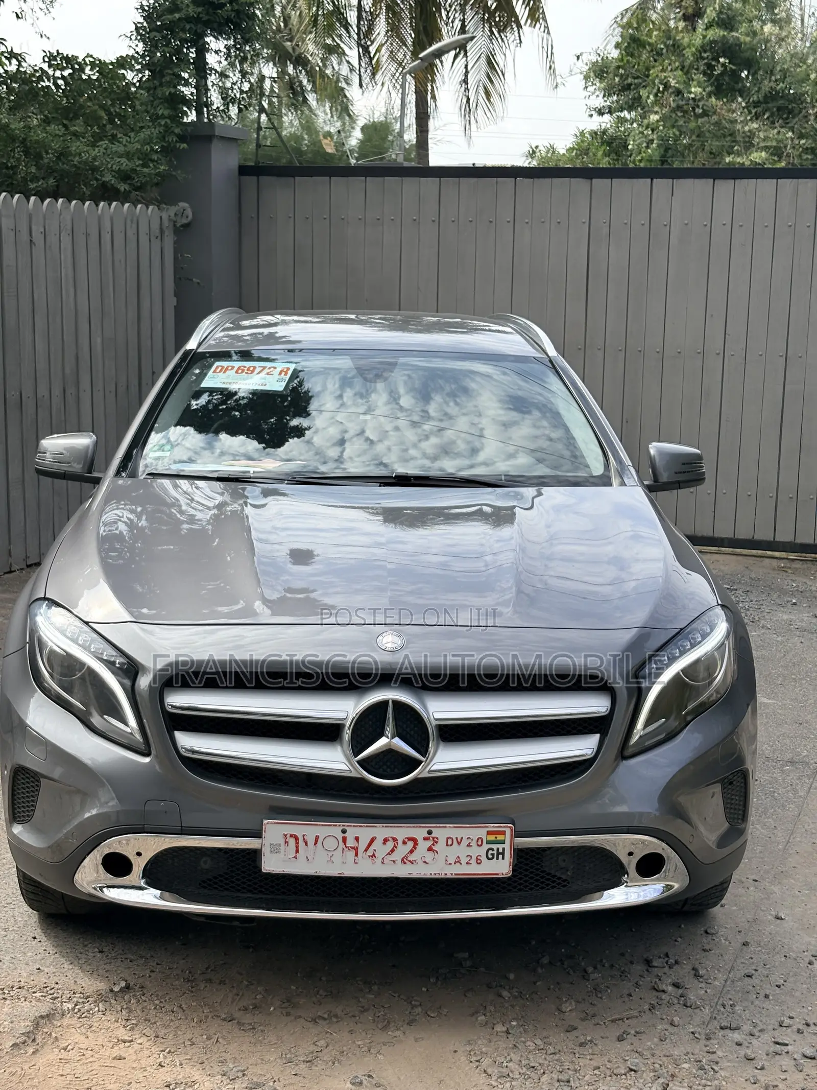 Mercedes-Benz GLA-Class GLA200 Sport Utility 4-Door (2.0L, 4cyl Turbo)