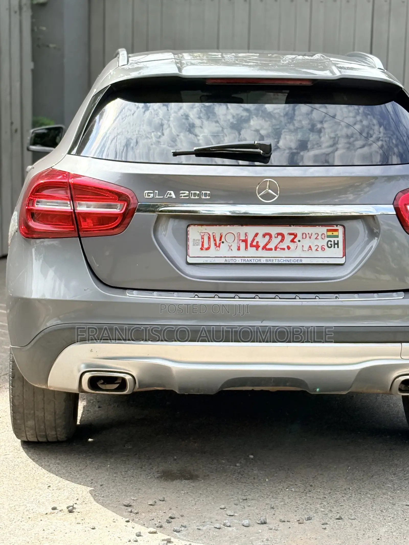 Mercedes-Benz GLA-Class GLA200 Sport Utility 4-Door (2.0L, 4cyl Turbo)