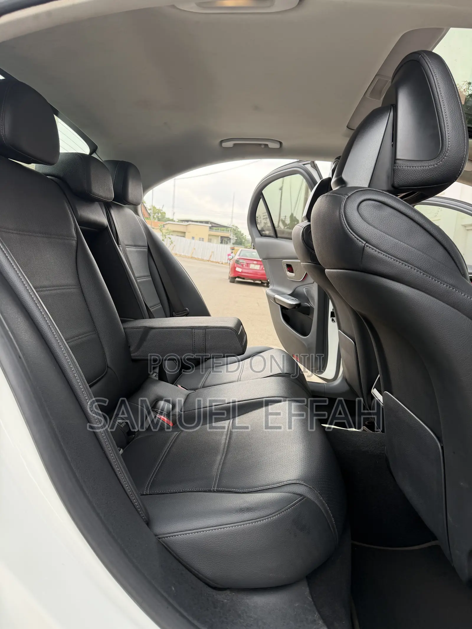Mercedes-Benz C300 2022 White