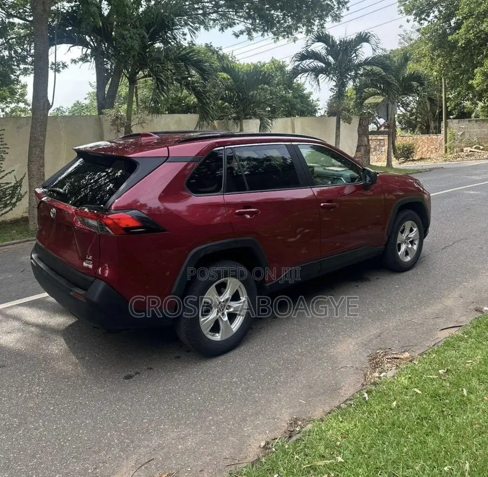 Toyota RAV4 XLE FWD 2020 Red