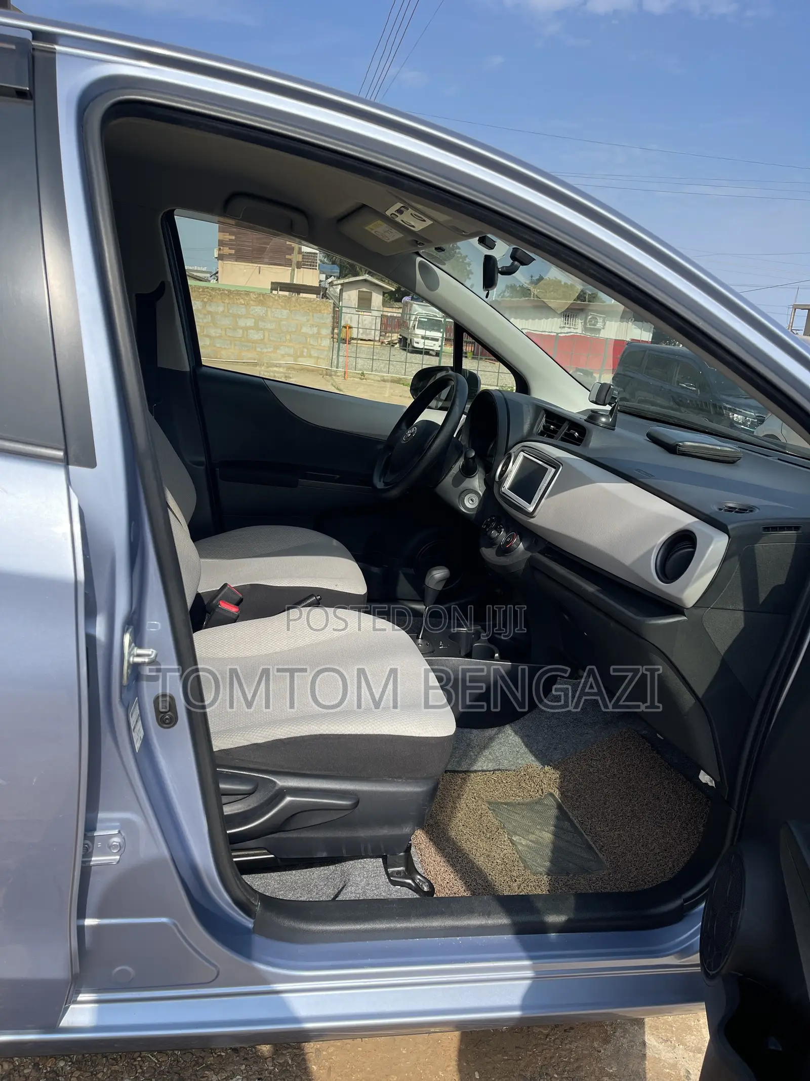 Toyota Vitz 1.3 AWD 5dr 2012 Blue