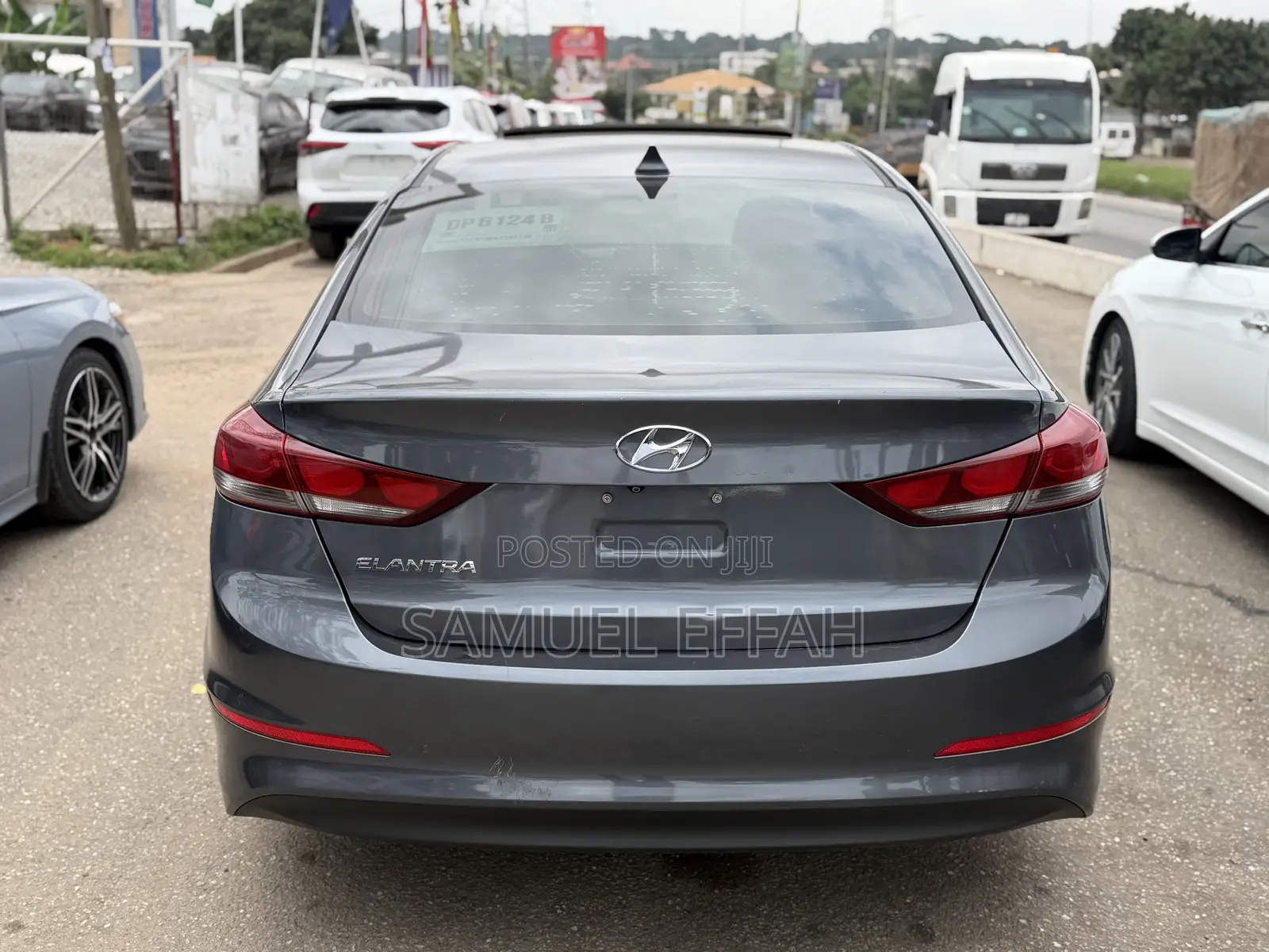 Hyundai Elantra Limited Sedan FWD (2.0L 4cyl 6A) 2017 Gray