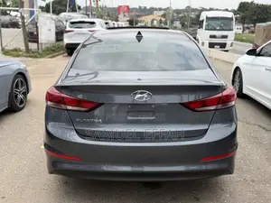 Hyundai Elantra Limited Sedan FWD (2.0L 4cyl 6A) 2017 Gray