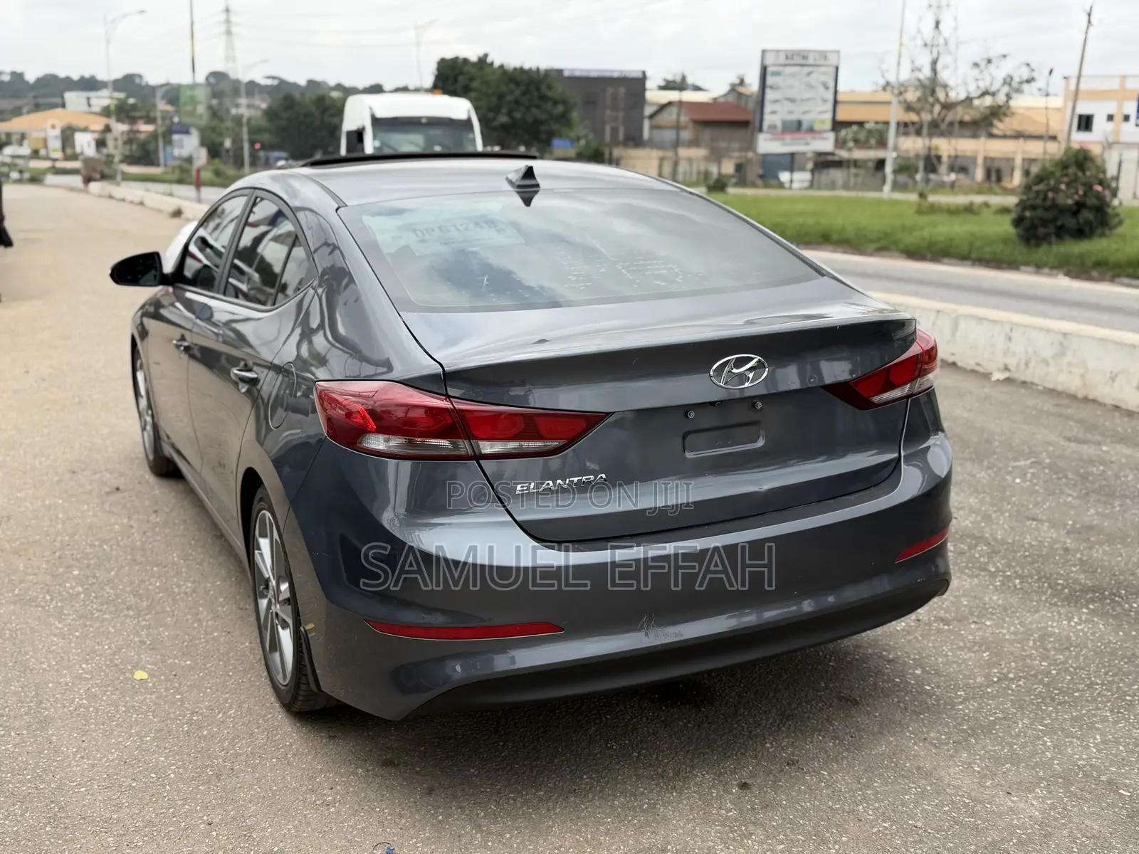 Hyundai Elantra Limited Sedan FWD (2.0L 4cyl 6A) 2017 Gray