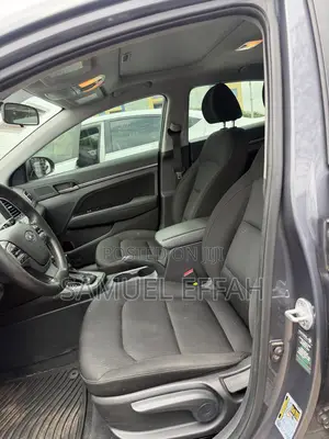 Hyundai Elantra Limited Sedan FWD (2.0L 4cyl 6A) 2017 Gray
