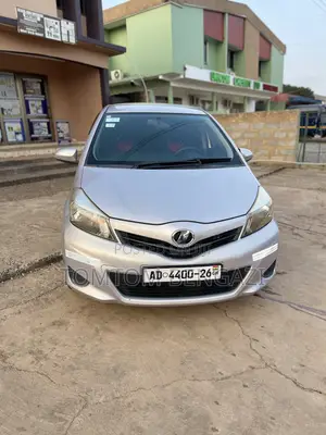Toyota Vitz 1.3 AWD 5dr 2012 Silver