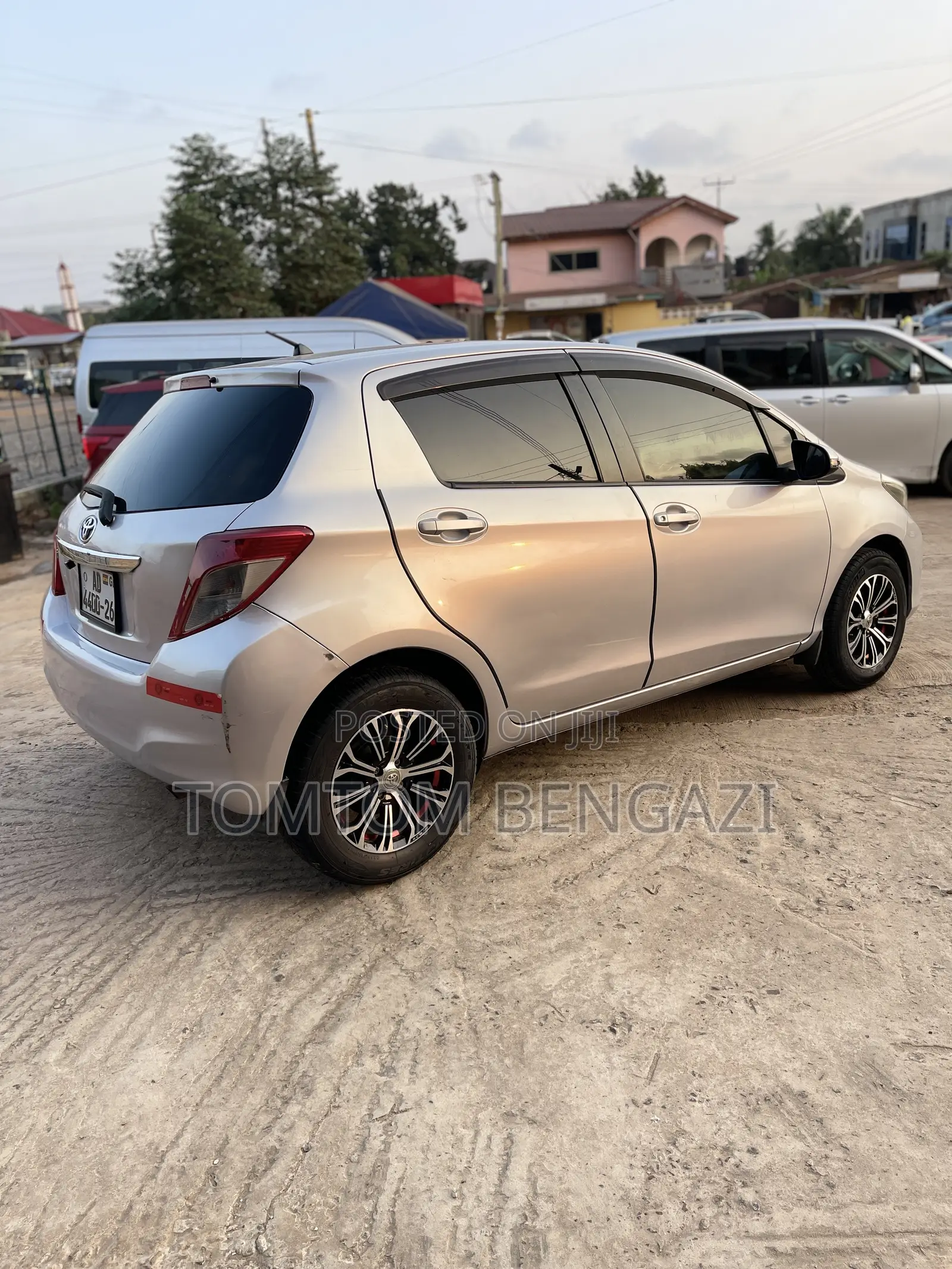 Toyota Vitz 1.3 AWD 5dr 2012 Silver