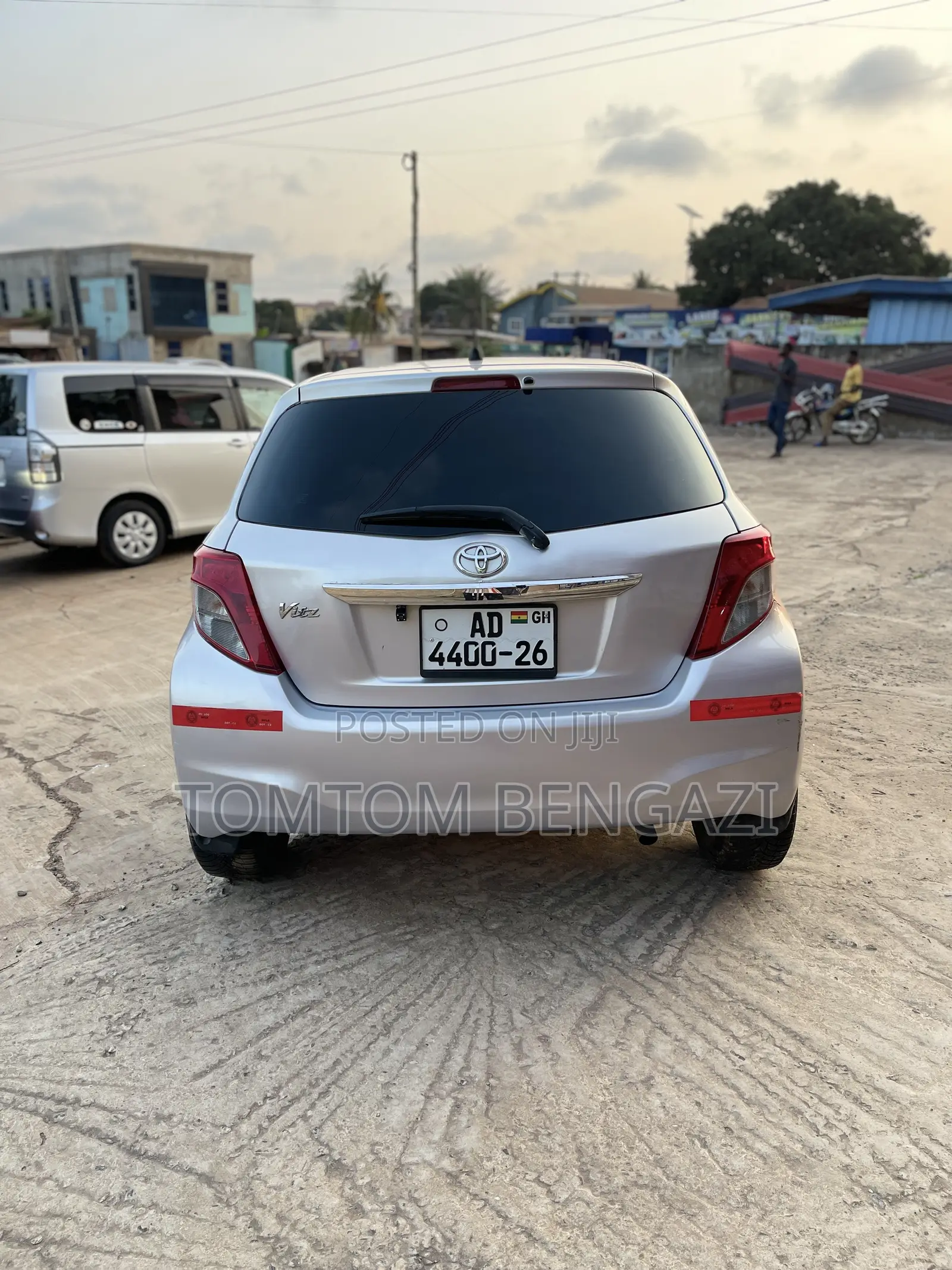 Toyota Vitz 1.3 AWD 5dr 2012 Silver