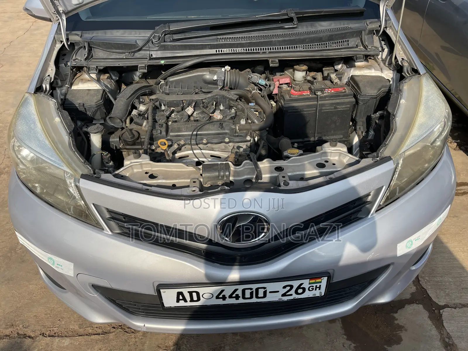 Toyota Vitz 1.3 AWD 5dr 2012 Silver
