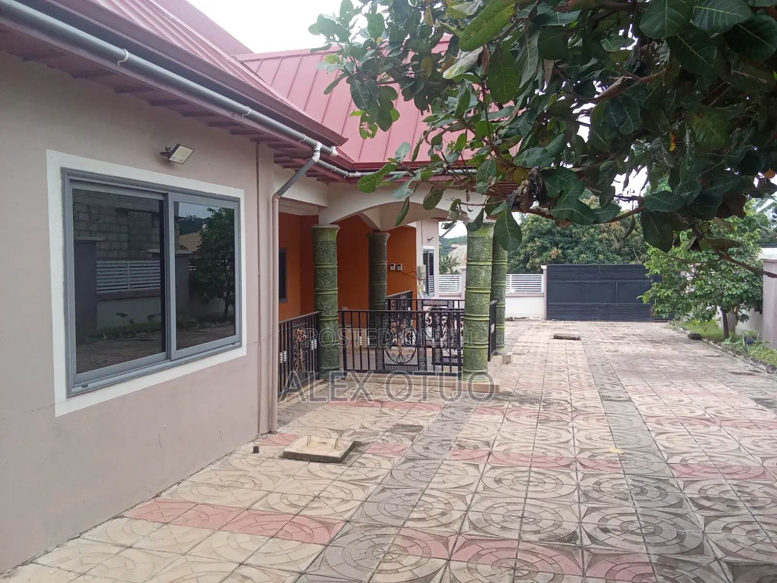5bdrm House in Alex Otuo Properties, Ejisu-Juaben Municipal for sale