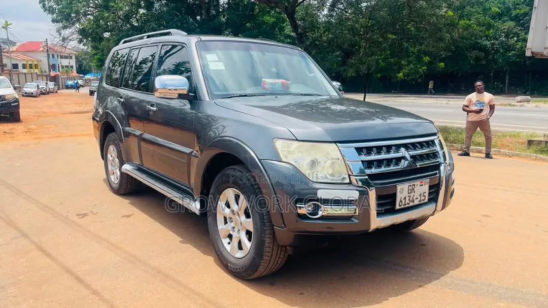 Mitsubishi Pajero V80 3.5 V6 GL/GLS 2015 Gray