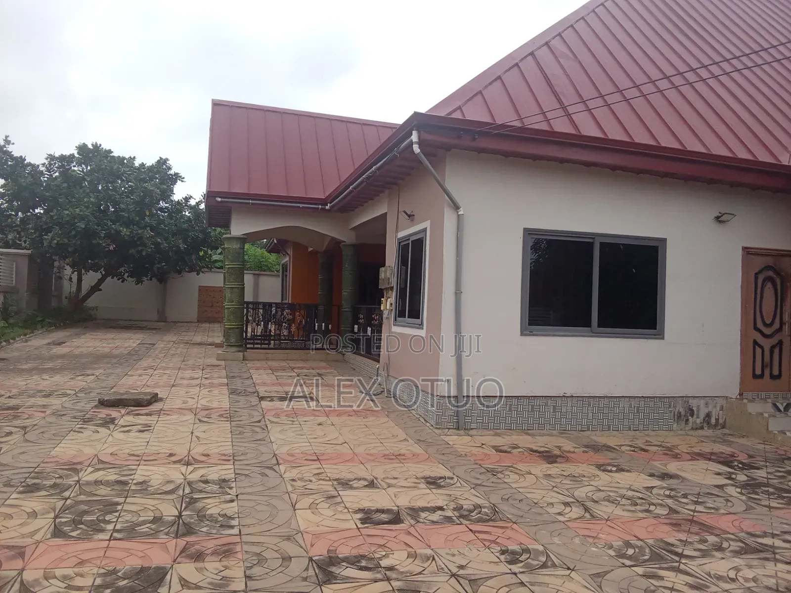 5bdrm House in Alex Otuo Properties, Ejisu-Juaben Municipal for sale