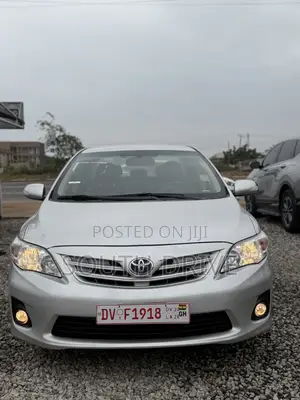 Toyota Corolla LE 4dr Sedan (1.8L 4cyl 4A) 2012 Silver