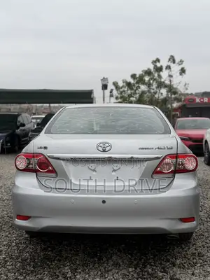 Toyota Corolla LE 4dr Sedan (1.8L 4cyl 4A) 2012 Silver