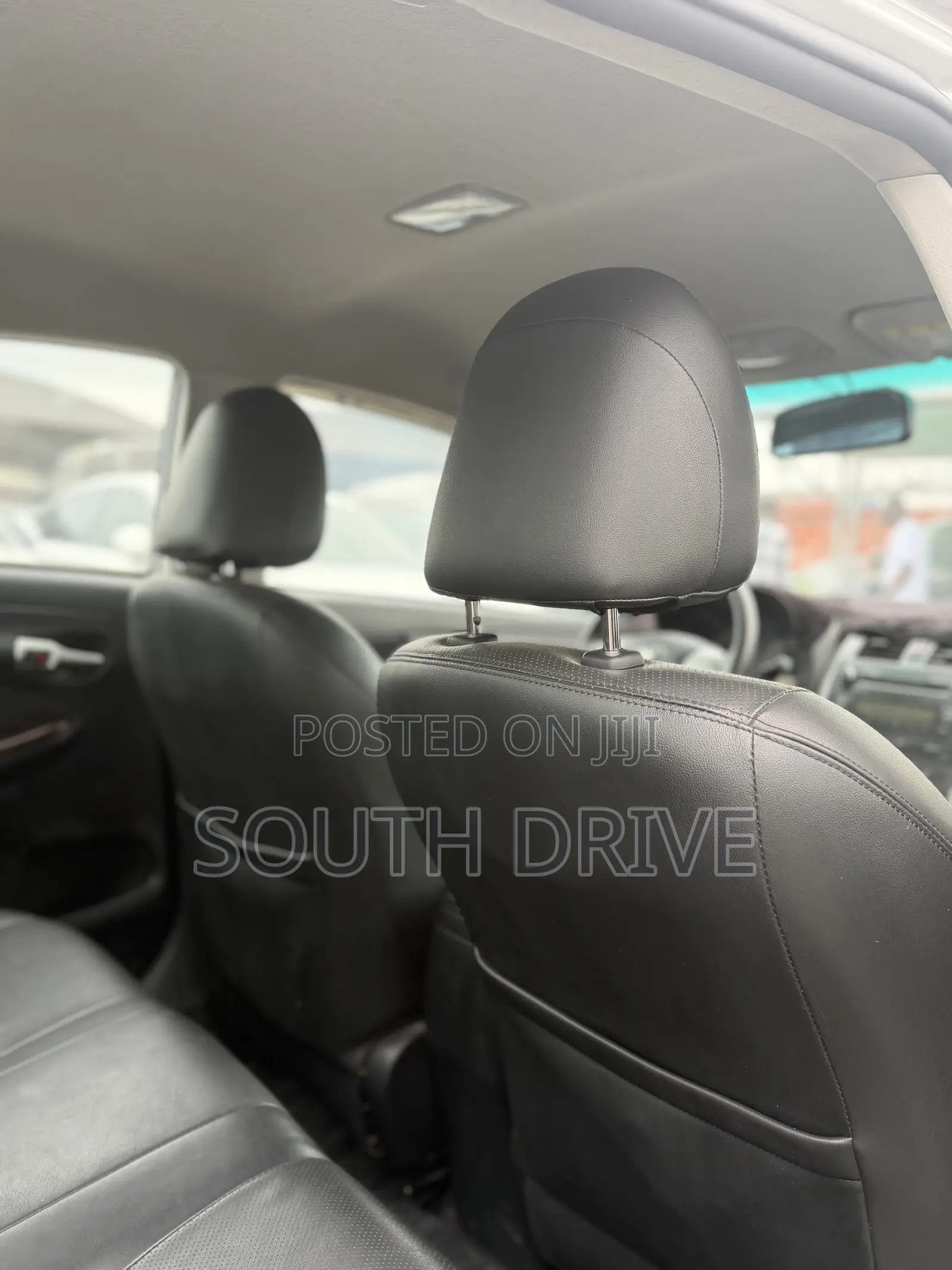 Toyota Corolla LE 4dr Sedan (1.8L 4cyl 4A) 2012 Silver