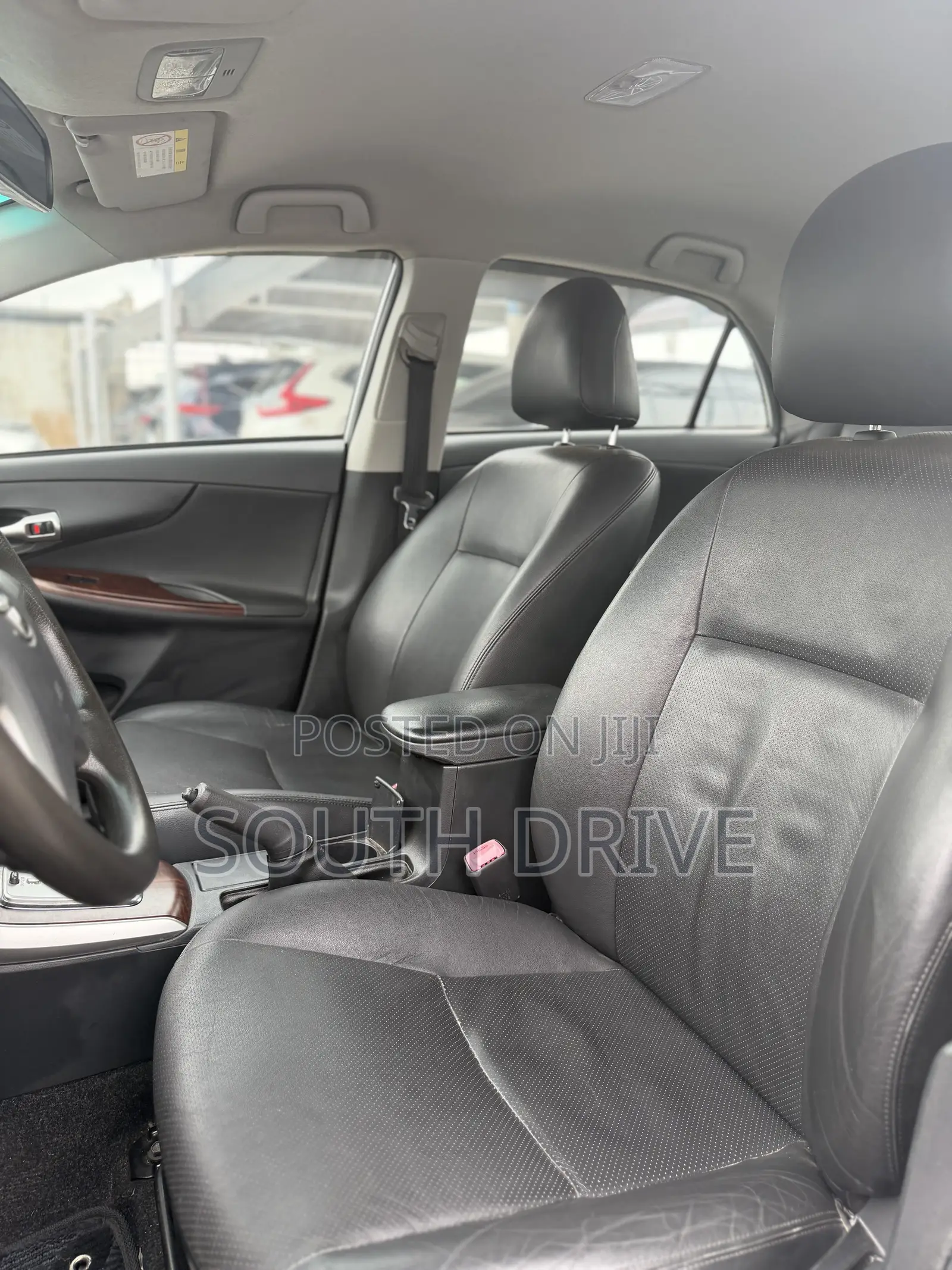 Toyota Corolla LE 4dr Sedan (1.8L 4cyl 4A) 2012 Silver