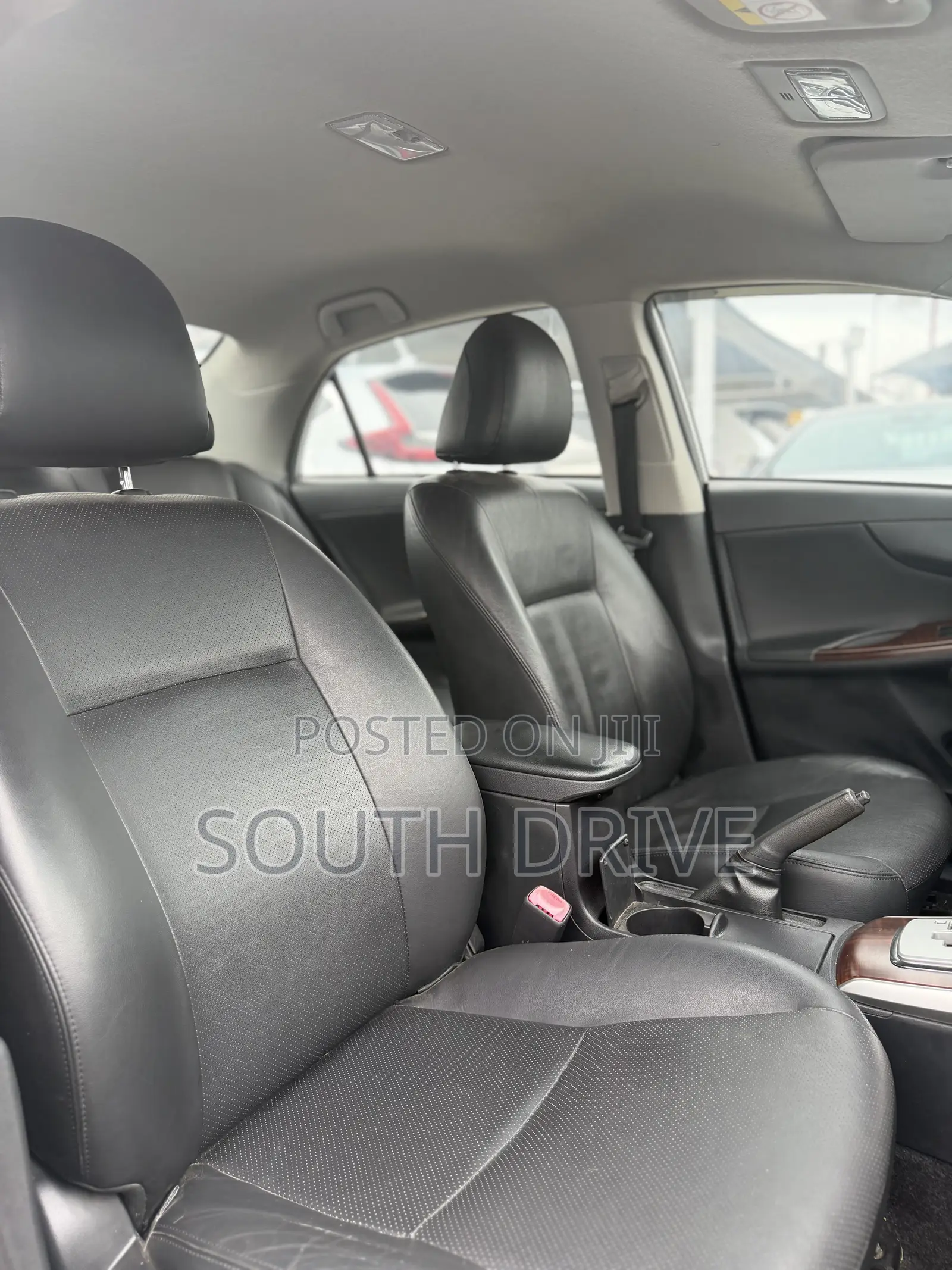 Toyota Corolla LE 4dr Sedan (1.8L 4cyl 4A) 2012 Silver