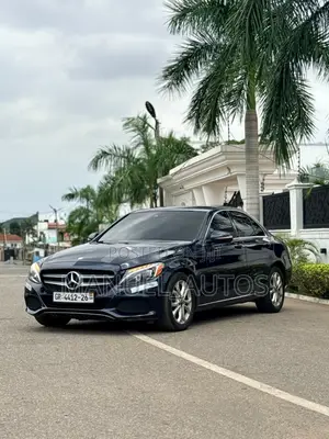 Mercedes-Benz C300 Luxury Sedan RWD (2.0L 4cyl 7A) 2016