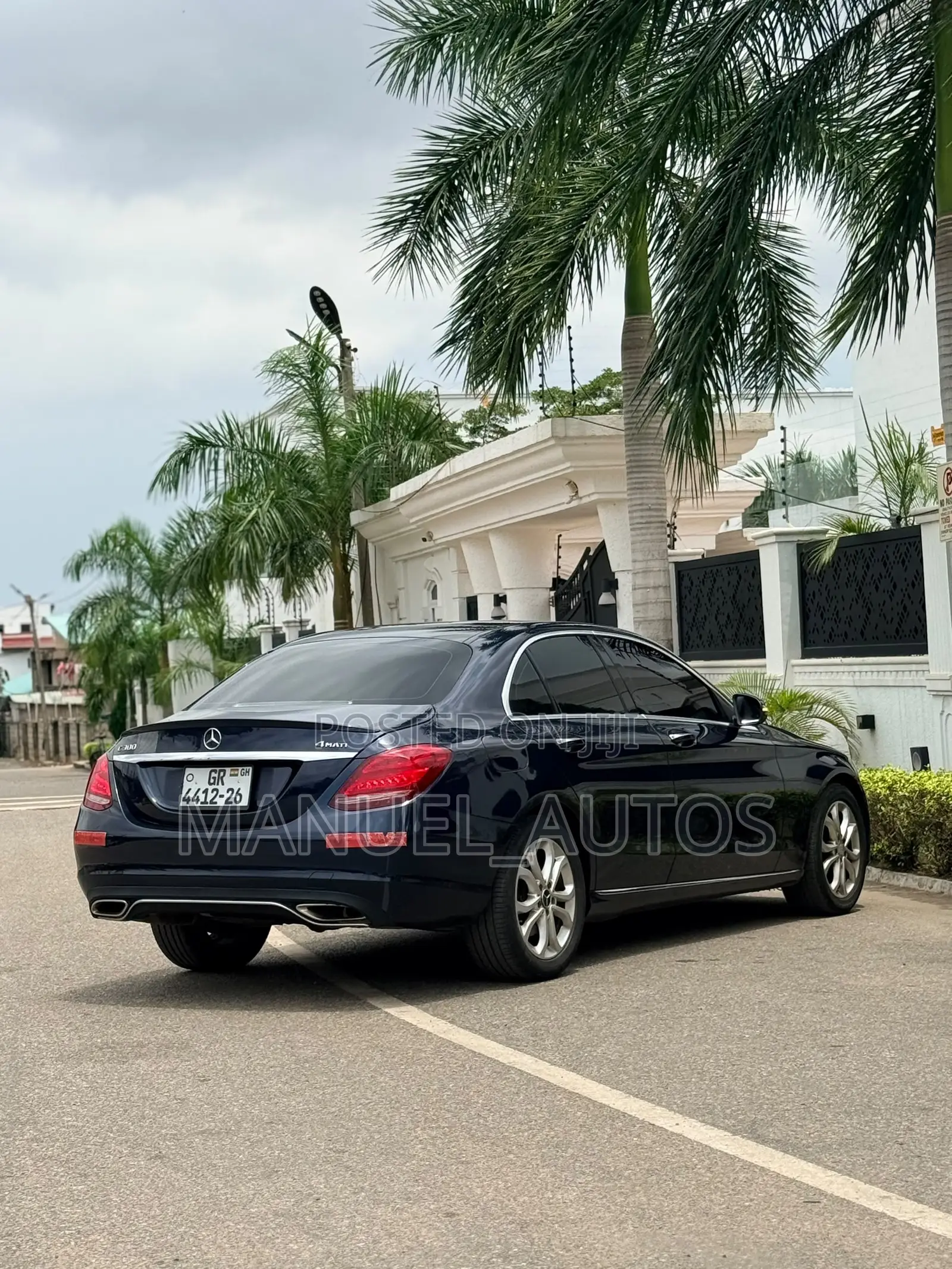 Mercedes-Benz C300 Luxury Sedan RWD (2.0L 4cyl 7A) 2016