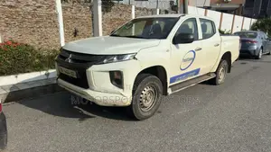 Mitsubishi L200 2022 White