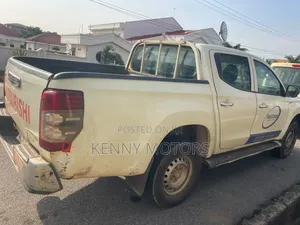 Mitsubishi L200 2022 White