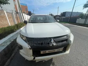 Mitsubishi L200 2022 White