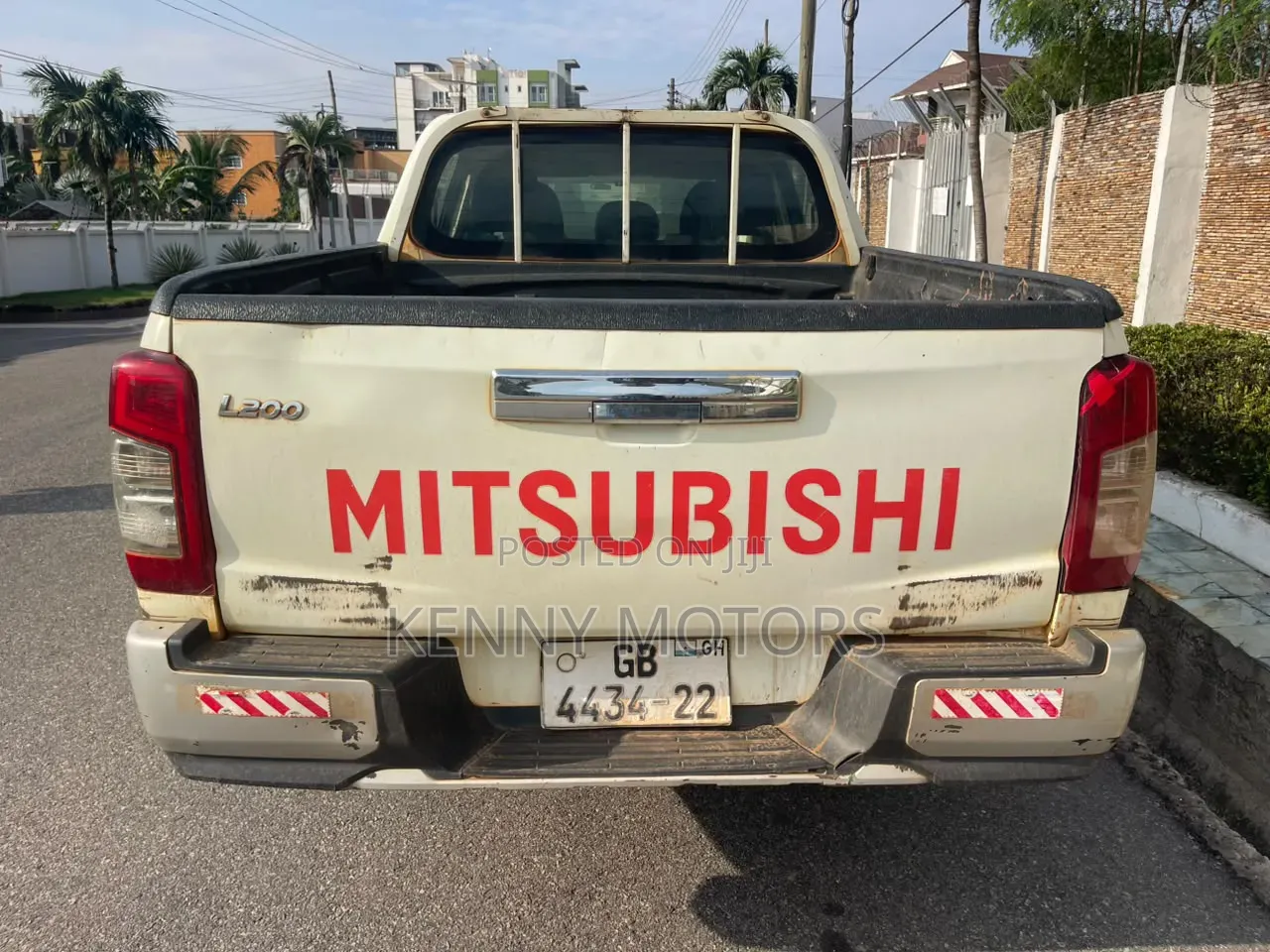 Mitsubishi L200 2022 White