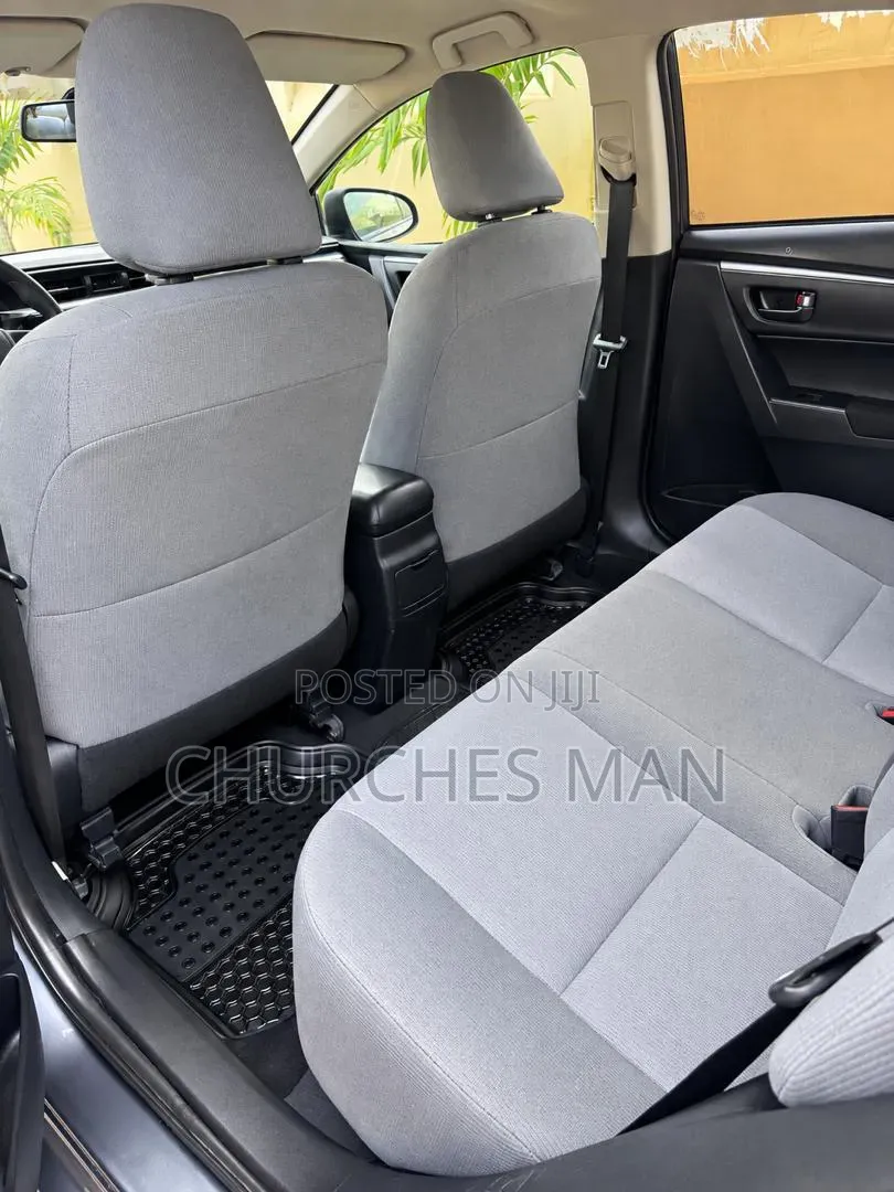 Toyota Corolla L 4dr Sedan (1.8L 4cyl 4A) 2014 Gray