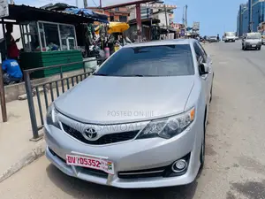 Toyota Camry SE 4dr Sedan (2.5L 4cyl 6A) 2014 Silver