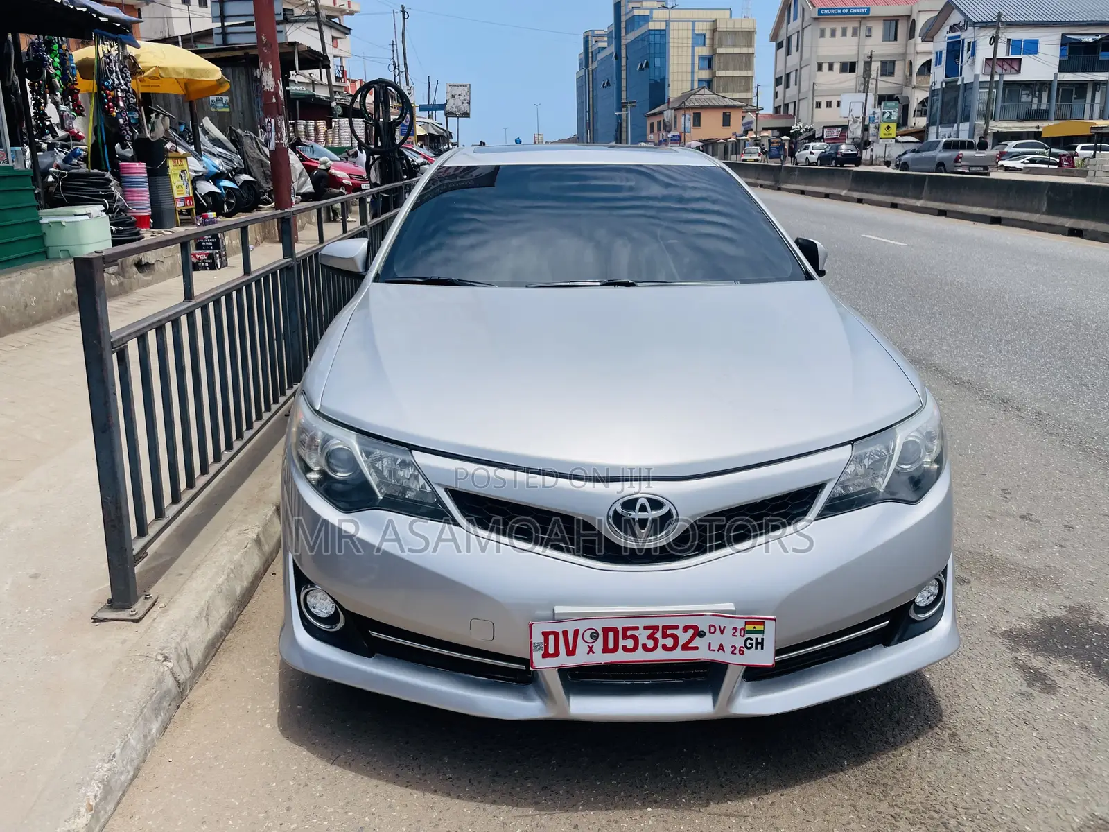 Toyota Camry SE 4dr Sedan (2.5L 4cyl 6A) 2014 Silver
