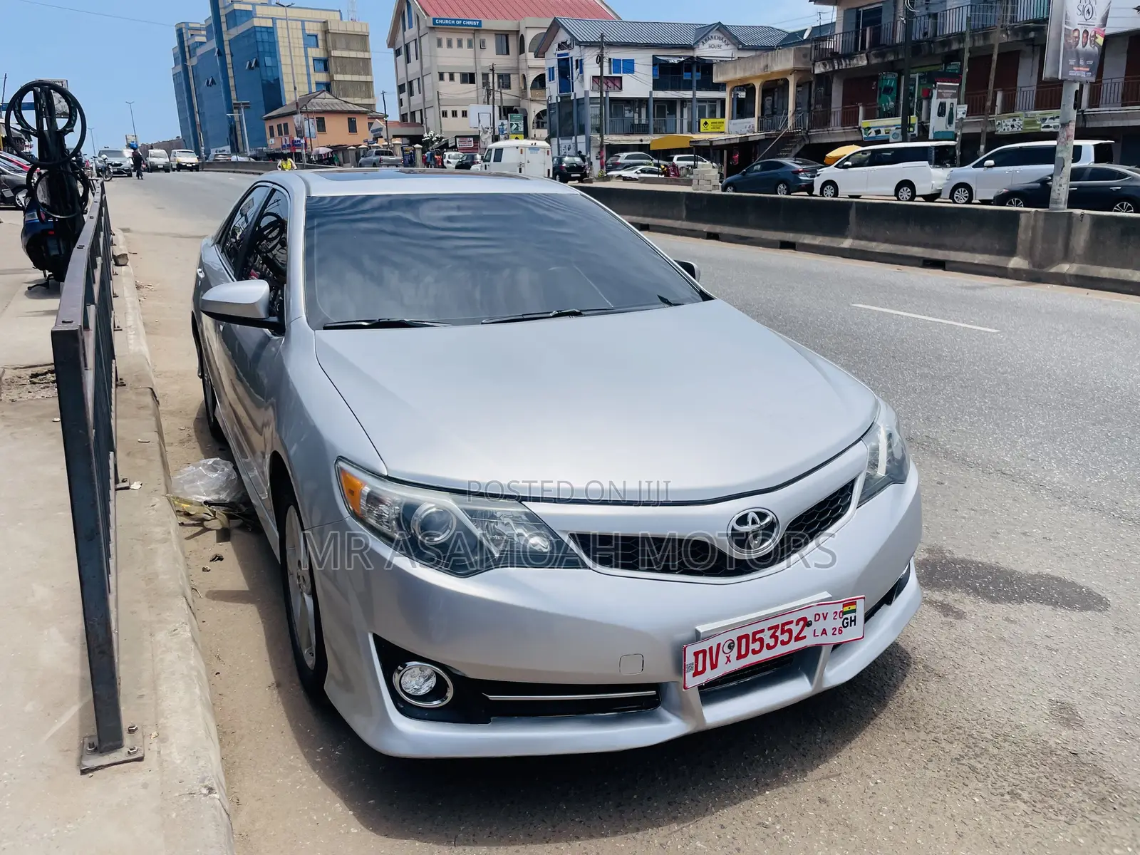 Toyota Camry SE 4dr Sedan (2.5L 4cyl 6A) 2014 Silver