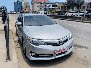 Toyota Camry SE 4dr Sedan (2.5L 4cyl 6A) 2014 Silver