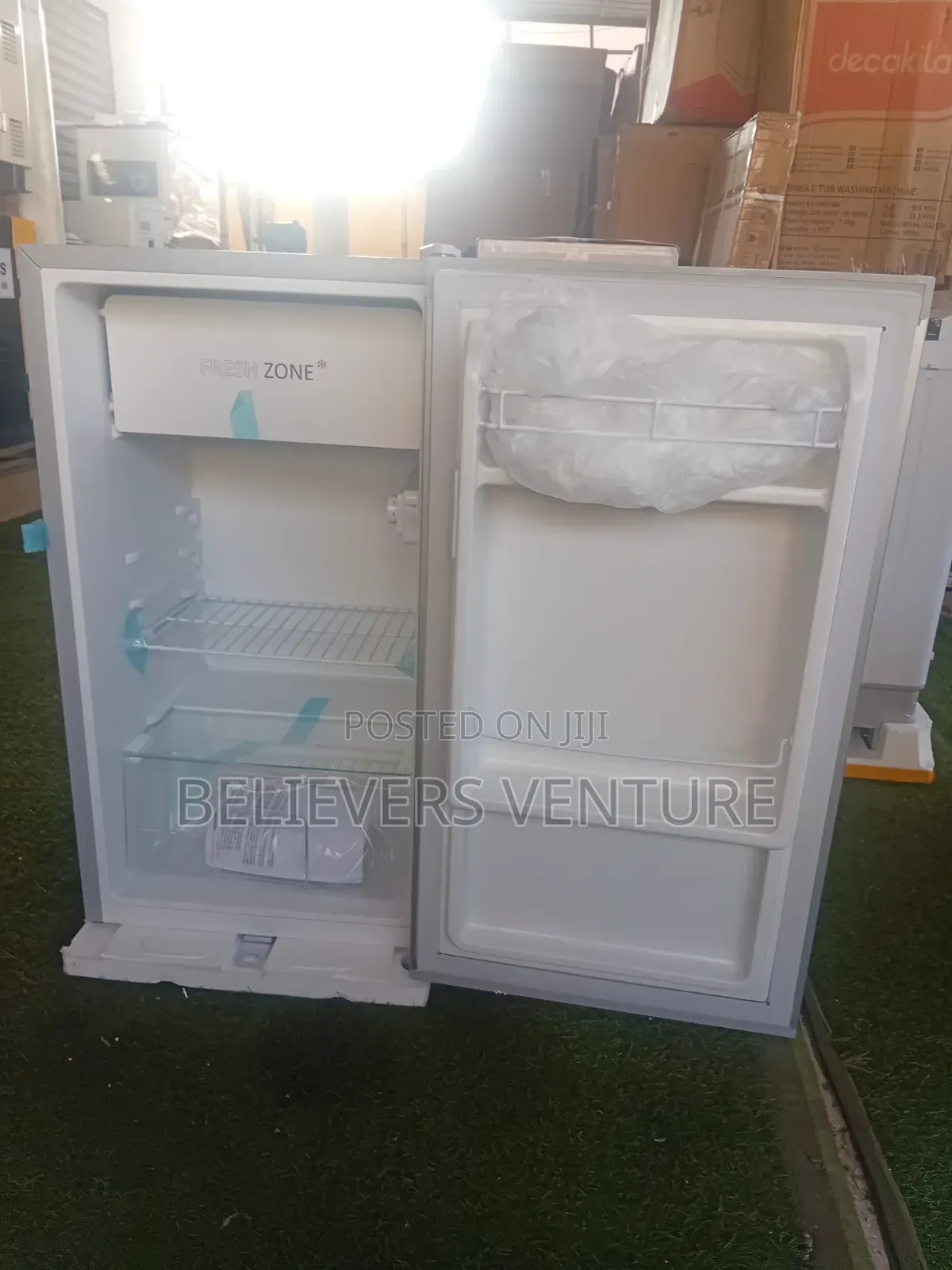 Gold Star Refrigerator – Perfect for Home Office