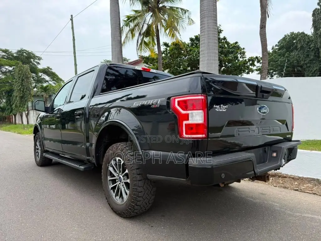 Ford F-150 XLT 4x2 SuperCrew Cab Styleside 5.5 ft. box 145 in. WB 2019 Black