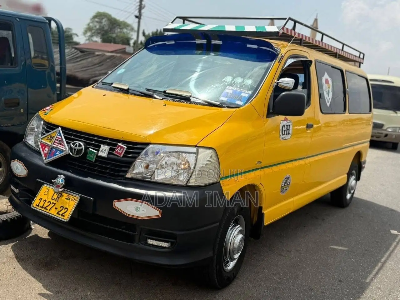 Toyota HiAce 2007 Yellow