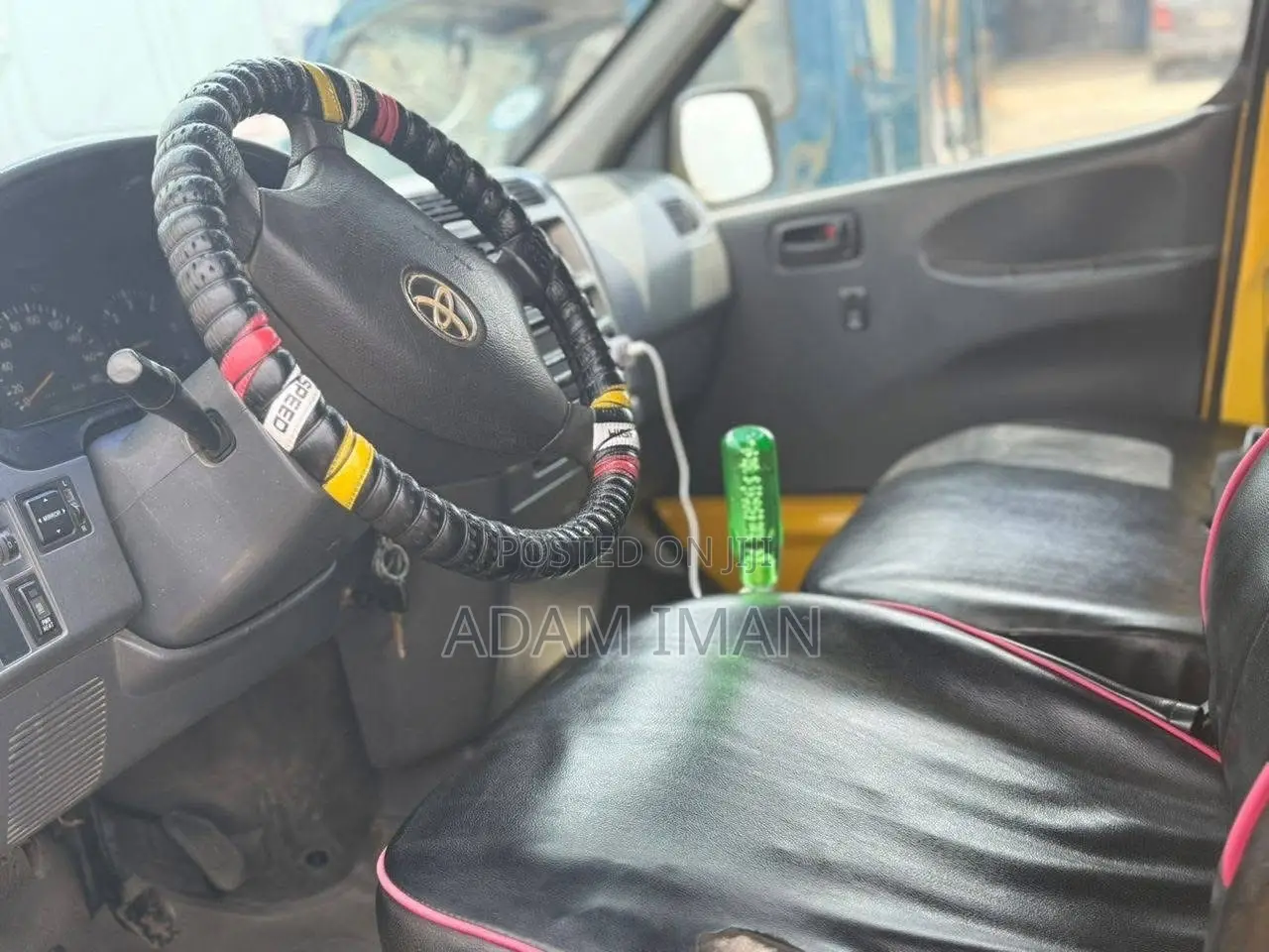 Toyota HiAce 2007 Yellow