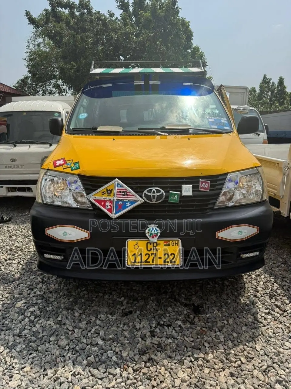 Toyota HiAce 2007 Yellow