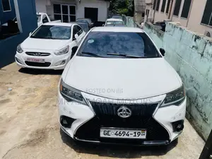 Toyota Camry SE 4dr Sedan (2.5L 4cyl 6A) 2014 White