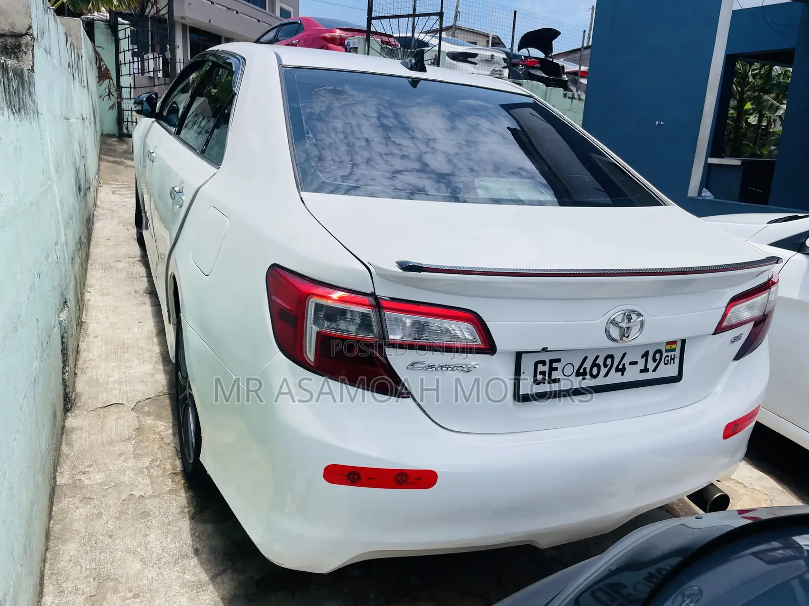 Toyota Camry SE 4dr Sedan (2.5L 4cyl 6A) 2014 White