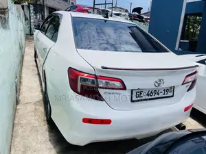 Toyota Camry SE 4dr Sedan (2.5L 4cyl 6A) 2014 White