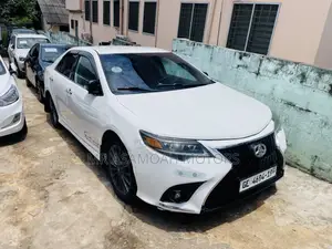 Toyota Camry SE 4dr Sedan (2.5L 4cyl 6A) 2014 White