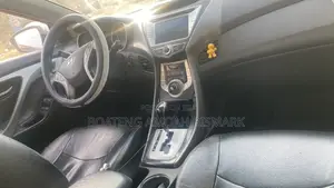 Hyundai Elantra 2011 Silver